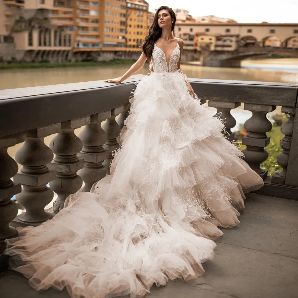 Feathers Ruffles A-Line Wedding Dress V Neck Spaghetti Straps Appliques Beaded Vintage Bridal Gown